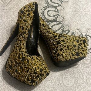 Elegant Black and Gold Women's Heels
